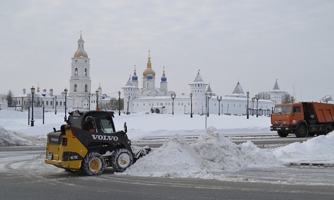 Уборка снегу у кремля
