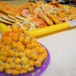 Национальная еда, игрушки и одежда на выставке сибирских татар